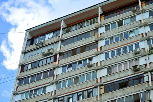 Soluții pentru închiderea unui balcon de apartament
